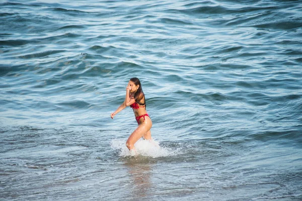 Сальвадор Бахия Бразилия Сентября 2021 Года Женщина Пляже Фаль Барра — стоковое фото