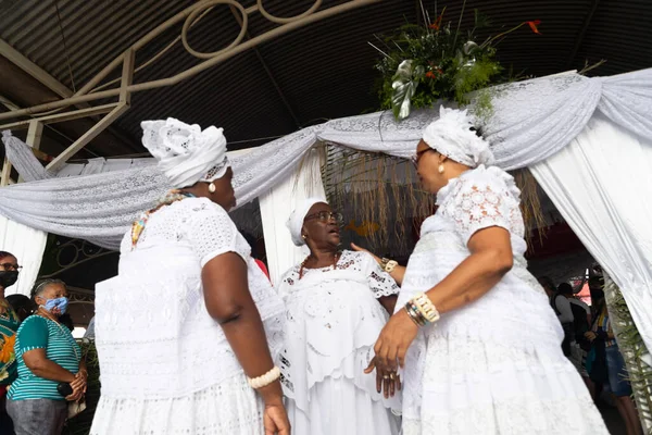Brezilya 'nın Bahia kentindeki Santo Amaro da Purificao kentindeki bir terreiro' da dini bir kutlama sırasında Candomble dininin üyeleri görülüyor..