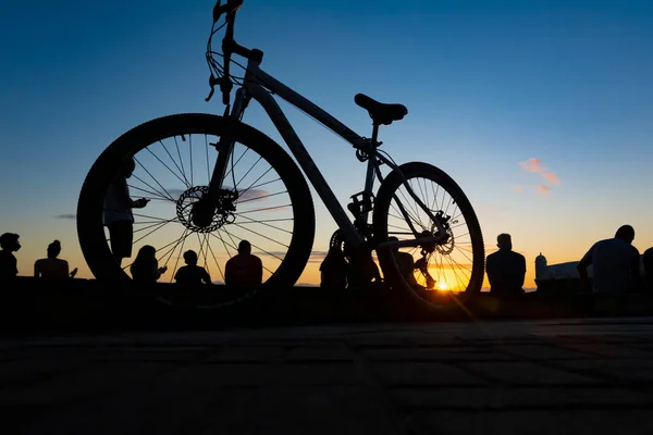 Salvador Bahia Brazil August 2020 Silhouette People Bicycle Sunset Dramatic — Stock Photo, Image