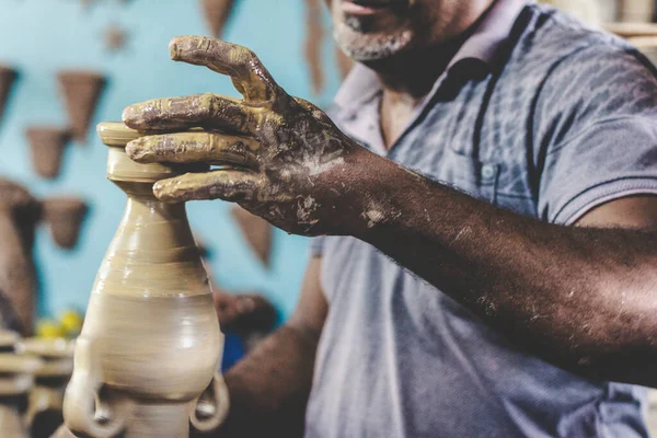 ブラジル バイーア州マラグジピニョ 2018年10月26日 ラテンアメリカ最大のセンターで陶芸を作る芸術 ブラジル バイーア州のアラトゥイプ市マラゴギピニョ — ストック写真