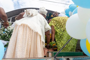 Brezilya 'nın Bahia kentindeki Santo Amaro da Purificacao kentindeki bir terreiro' da dini bir kutlama sırasında Candomble dininin üyeleri görülüyor..
