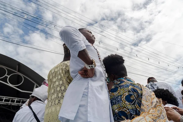 Brezilya 'nın Bahia kentindeki Santo Amaro da Purificacao kentindeki bir terreiro' da dini bir kutlama sırasında Candomble dininin üyeleri görülüyor..
