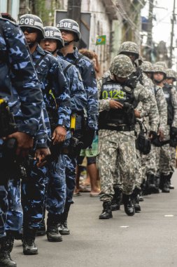 Salvador, Bahia, Brezilya - 2 Temmuz 2015: Salvador 'daki Lapinha Mahallesi' nde düzenlenen Bahia bağımsızlık geçidi sırasında askeri personel görüldü.
