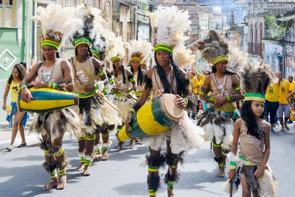 살바도르 바히아 브라질 2017 원주민들 살바도르 라피냐 지역의 퍼레이드에 참여하다 — 스톡 사진