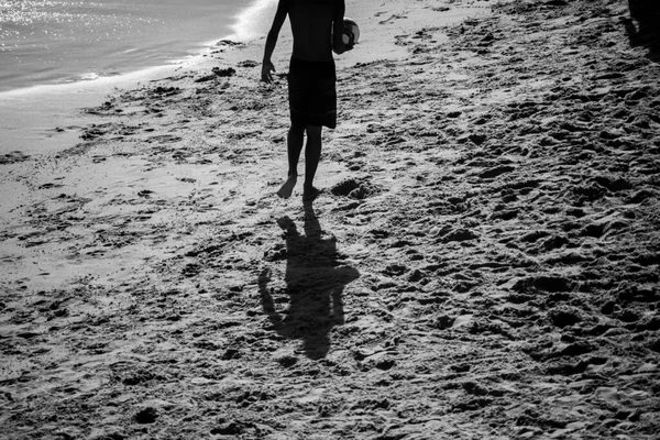 Salvador Bahia Brasil Novembro 2021 Pessoas Jogando Futebol Praia Praia — Fotografia de Stock