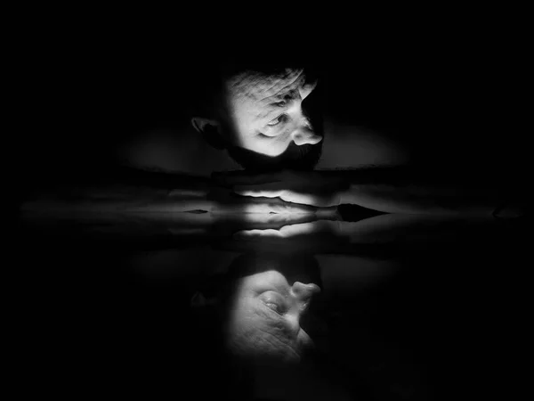 Black White Closeup Man Face Lying Glass Reflection Salvador Bahia — Stockfoto