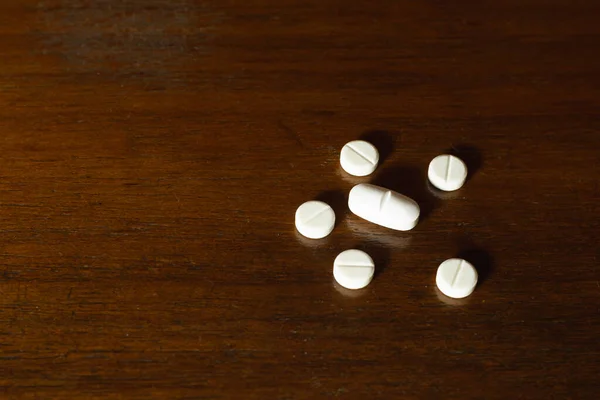 Simple Pile White Pills Medicines Pills Stacked Brown Background Medical — ストック写真