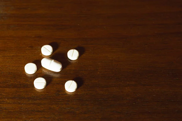 Simple Pile White Pills Medicines Pills Stacked Brown Background Medical — ストック写真