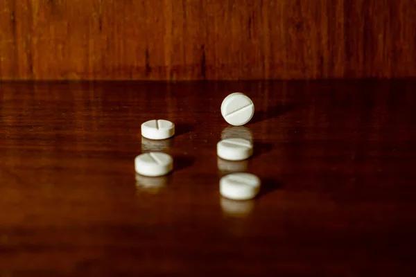 Simple Pile White Pills Medicines Pills Stacked Brown Background Medical — Stock Fotó