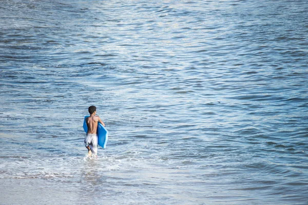 Salvador Bahia Brasilien November 2021 Surfer Betreten Das Wasser Rio — Stockfoto