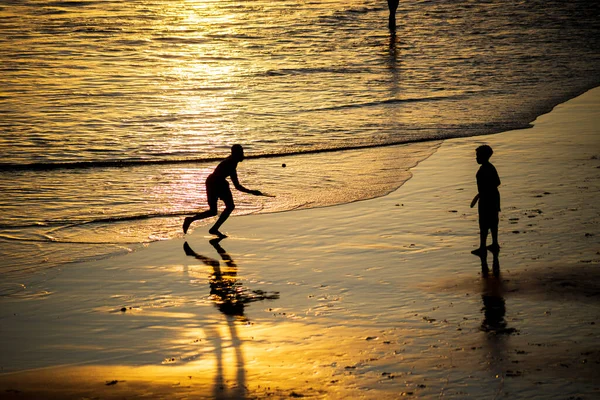Salvador Bahia Brazil November 2021 Young People Playing Frescoboll Sunset — Zdjęcie stockowe