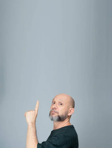 Portrait Mature Man Standing White Background Bald Bearded Man Making — Fotografia de Stock
