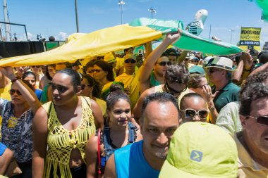 Salvador, Bahia, Brezilya - 13 Mart 2016: Brezilya Cumhurbaşkanı Dilma Rousseff hükümetini protesto eden Brezilyalılar.