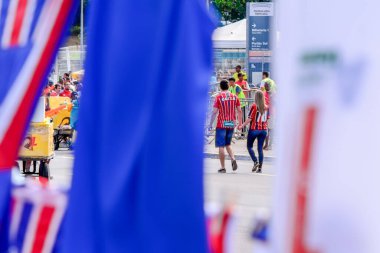 Salvador, Bahia, Brezilya - 1 Nisan 2018: Esporte Clube Bahia taraftarları Fonte Nova Arena 'daki maçtan önce görüldüler. Salvador, Bahia.