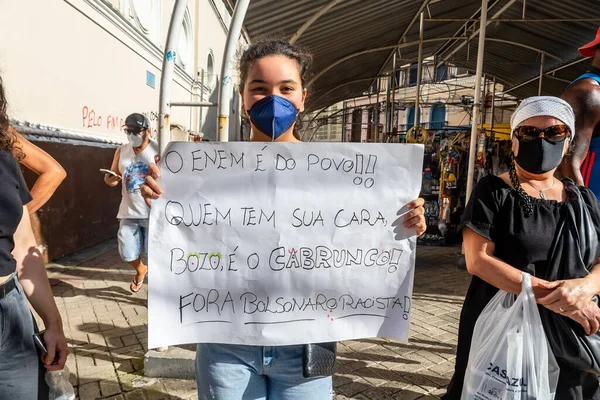 Salvador Bahia Brazil November 2021 Βραζιλιάνοι Διαμαρτύρονται Μεταφέροντας Αφίσες Εναντίον — Φωτογραφία Αρχείου