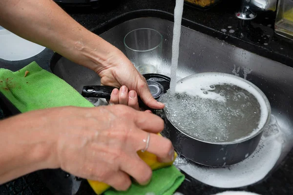 Giovane Donna Che Lava Padella Utensili Cucina Igiene Cucina Salvador — Foto Stock