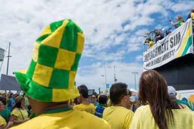 Salvador, Bahia, Brezilya - 13 Mart 2016: Brezilya Cumhurbaşkanı Dilma Rousseff hükümetini protesto eden Brezilyalılar.