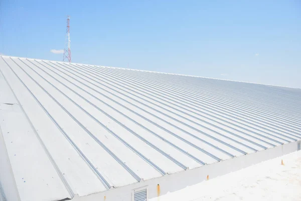 Techos Chapa Metal Construcción Comercial Con Cielo Azul —  Fotos de Stock