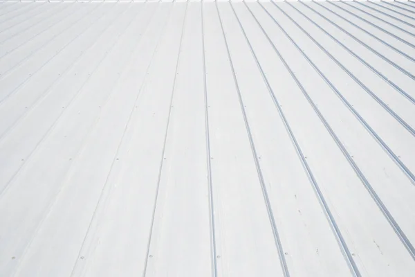 Blechdächer Auf Gewerbebau Mit Blauem Himmel — Stockfoto