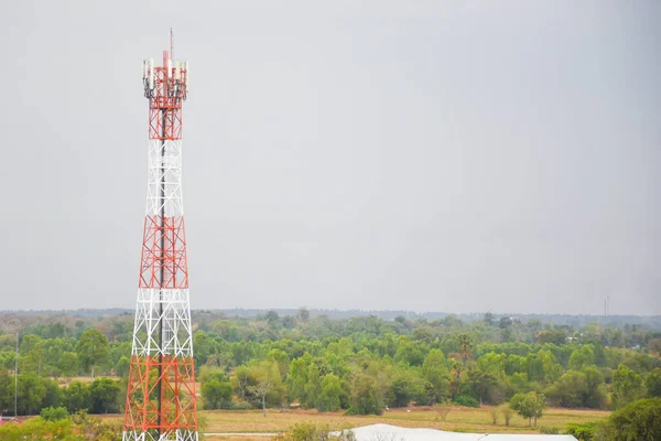 Torres Telecomunicações Linhas Transmissão Para Sinal Local Internet Tecnologia Moderna — Fotografia de Stock