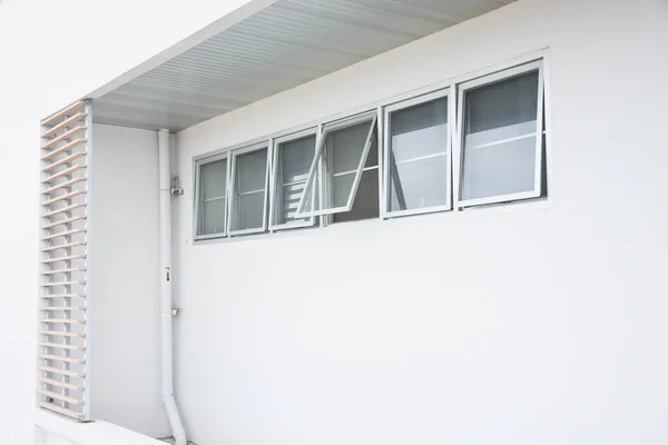 Geschäftsgebäude Fenster Glasfenster — Stockfoto