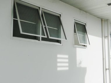 ticari bina pencereleri cam penceresi