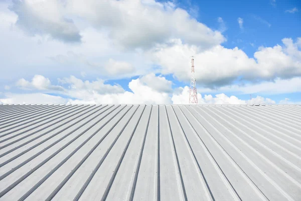 Copertura Lamiera Metallica Costruzione Commerciale Con Cielo Blu — Foto Stock