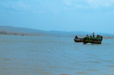 Rangamati Bangladeş 'teki güzel Kaptai Gölü. Rangamati 'de güzel bir dağ gölü..