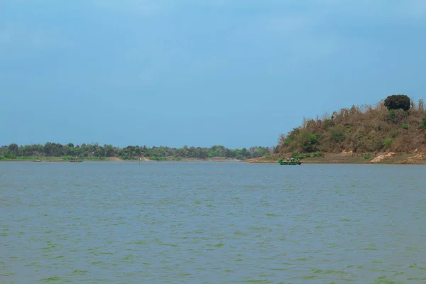孟加拉国兰加马蒂 卡普泰湖景 美丽清澈的喀普塔湖 山上尽收眼底 — 图库照片