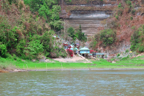 Gólyalábú Házak Kaptai Tónál Rangamati Banglades Gyönyörű Tiszta Kaptai Kilátással — Stock Fotó