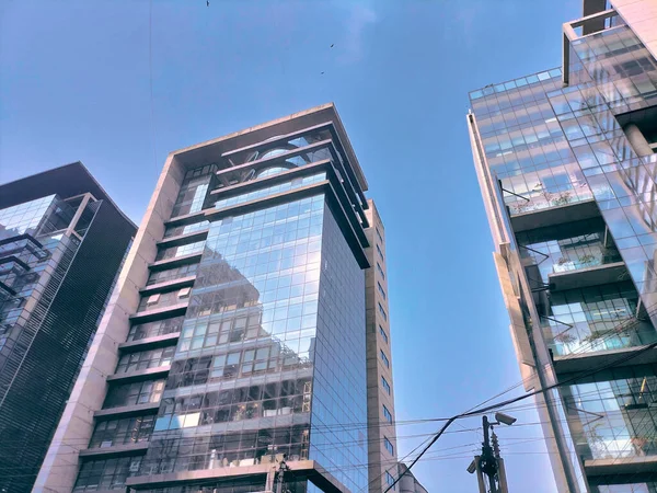 Mimari yapı. Gökdelen modern lüks apartman binası