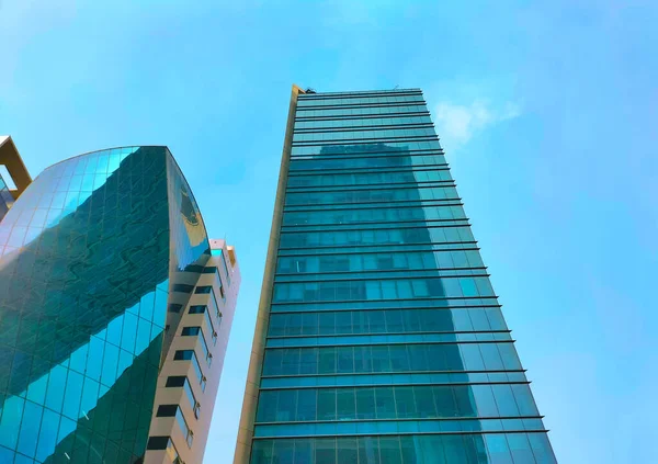 Mimari yapı. Gökdelen modern lüks apartman binası