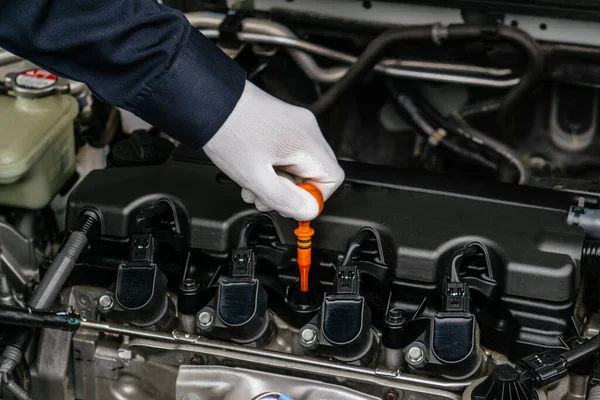 Mechanic Man Checking Car Engine Oil Car Garage Car Service — Stok fotoğraf