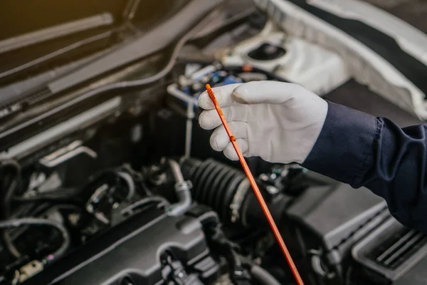 Mechanic Man Checking Car Engine Oil Car Garage Car Service — Stok fotoğraf