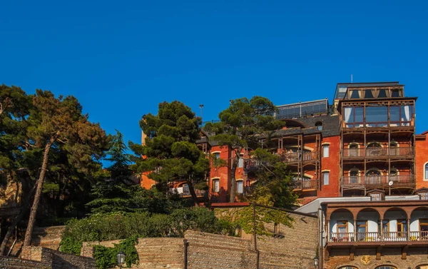 Coloridas Casas Tradicionales Con Balcones Tallados Madera Casco Antiguo Tiflis — Foto de Stock