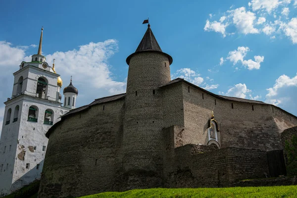 Medieval Fortress Tower Ancient Castle Historical Architectural Center 12Th Century — Stock Photo, Image