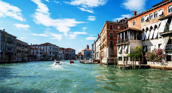 Colorful Facades Old Medieval Houses Venice Italy View Canal Boats — Fotografia de Stock