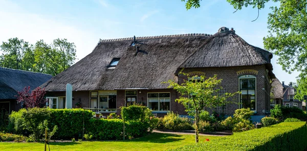 Paisaje Rural Pacífico Del Pueblo Giethoorn Países Bajos Casa Con — Foto de Stock