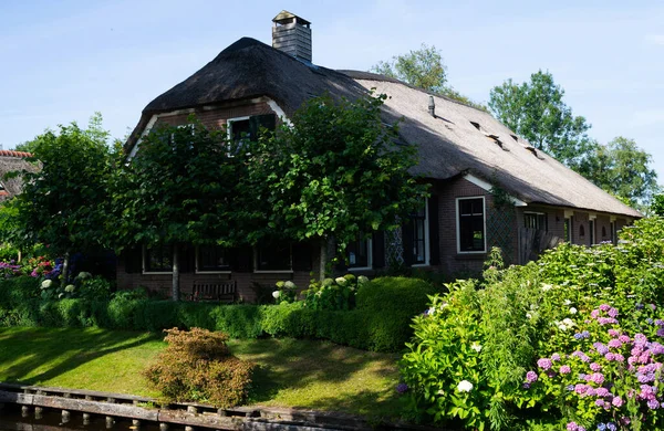 View Typical Houses Giethoorn Netherlands Beautiful Houses Gardening City Know — Stockfoto