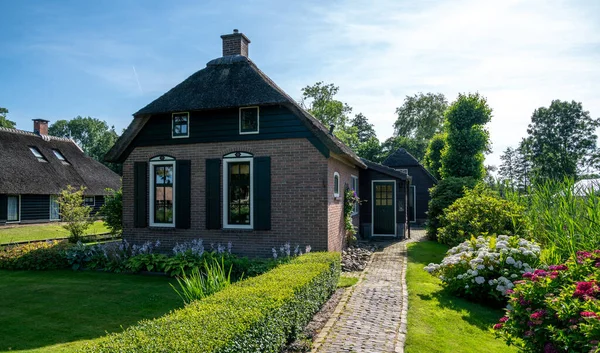 Paisaje Rural Pacífico Del Pueblo Giethoorn Países Bajos Casa Con — Foto de Stock