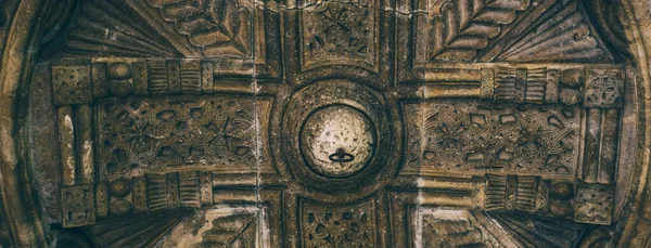 Középkori Katedrális Kőtető Gyönyörű Faragás Ősi Díszítő Dísz — Stock Fotó