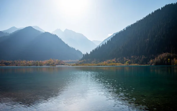 Fantastico Panorama Mattutino Sulle Montagne Lago Pittoresca Alba Autunnale Bellezza — Foto Stock