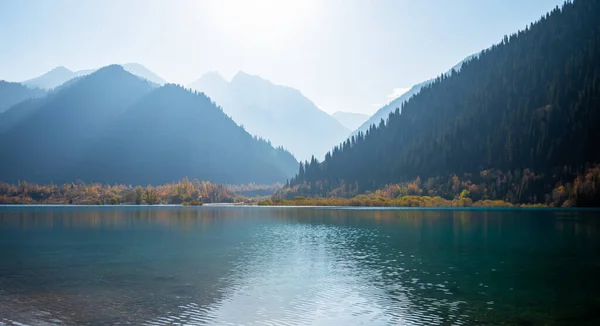 Fantastico Panorama Mattutino Sulle Montagne Lago Pittoresca Alba Autunnale Bellezza — Foto Stock