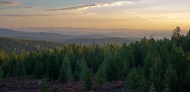Dağlarda gün doğumu, Altai, Sibirya