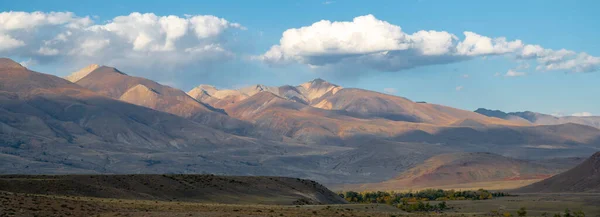 Nascer Sol Nas Montanhas Altai Sibéria — Fotografia de Stock