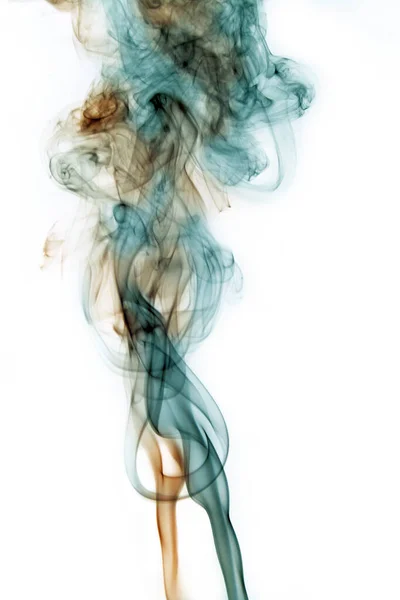 Fumaça laranja e teal torcendo juntos e misturando em um fundo branco — Fotografia de Stock