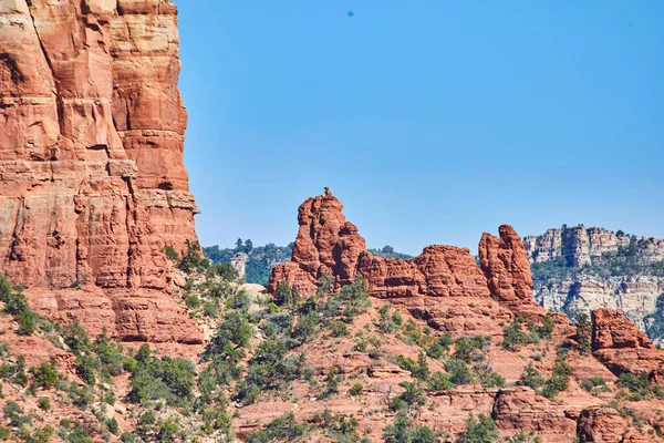 Arizona detail of red rock mountains and blue sky — Stock Photo, Image