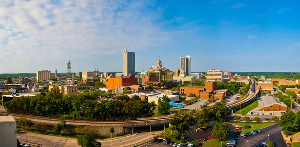 Panoramic skyline of Fort Wayne with buildings and trees and roads — Stock Photo, Image