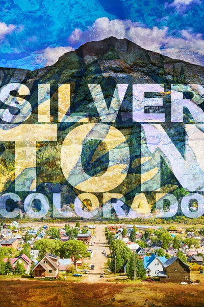 Town of Silverton in Colorado with mountains in the background — Stock Photo, Image