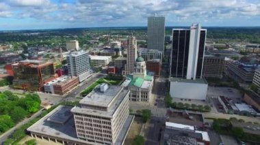 Fort Wayne şehir merkezi, Indiana adliyesi helikopterli.